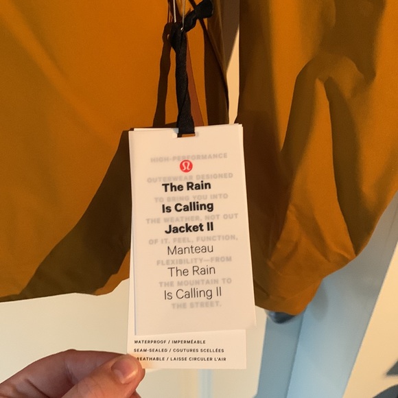 Women's lululemon The Rain Is Calling Jacket II - Size 12 - Gold/Yellow NWT - Picture 2 of 6